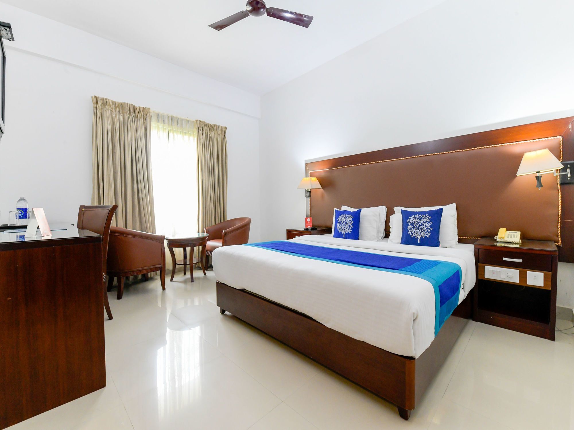 ホテル Oyo 7188 Ajantha Regency Kochi エクステリア 写真