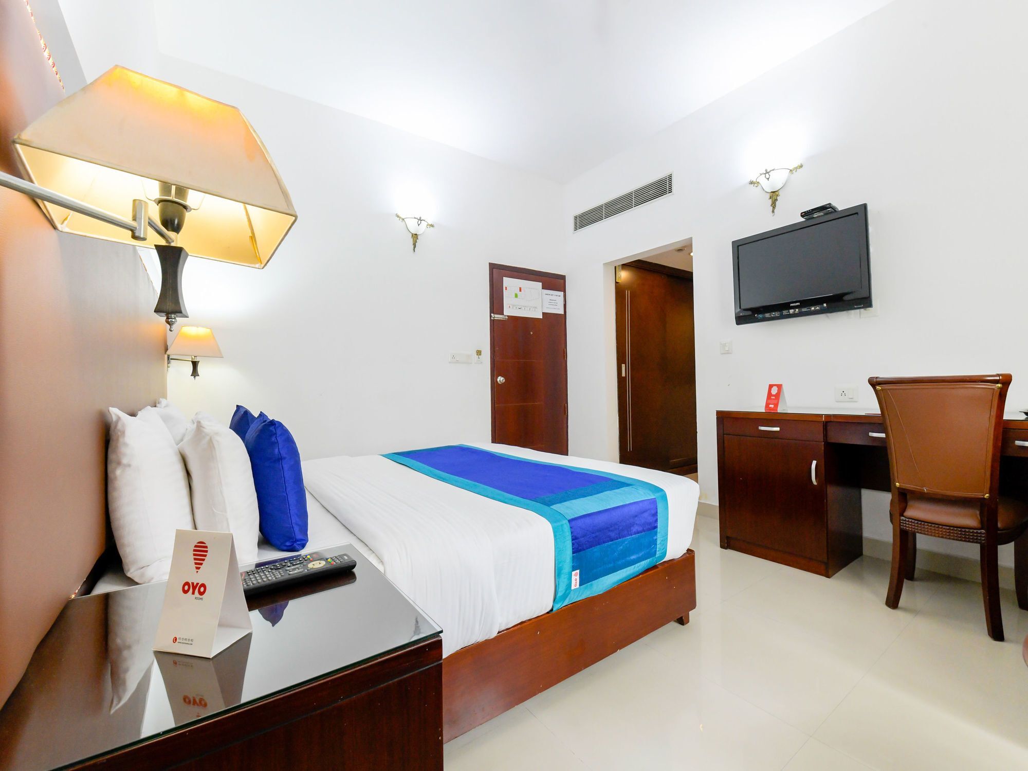ホテル Oyo 7188 Ajantha Regency Kochi エクステリア 写真