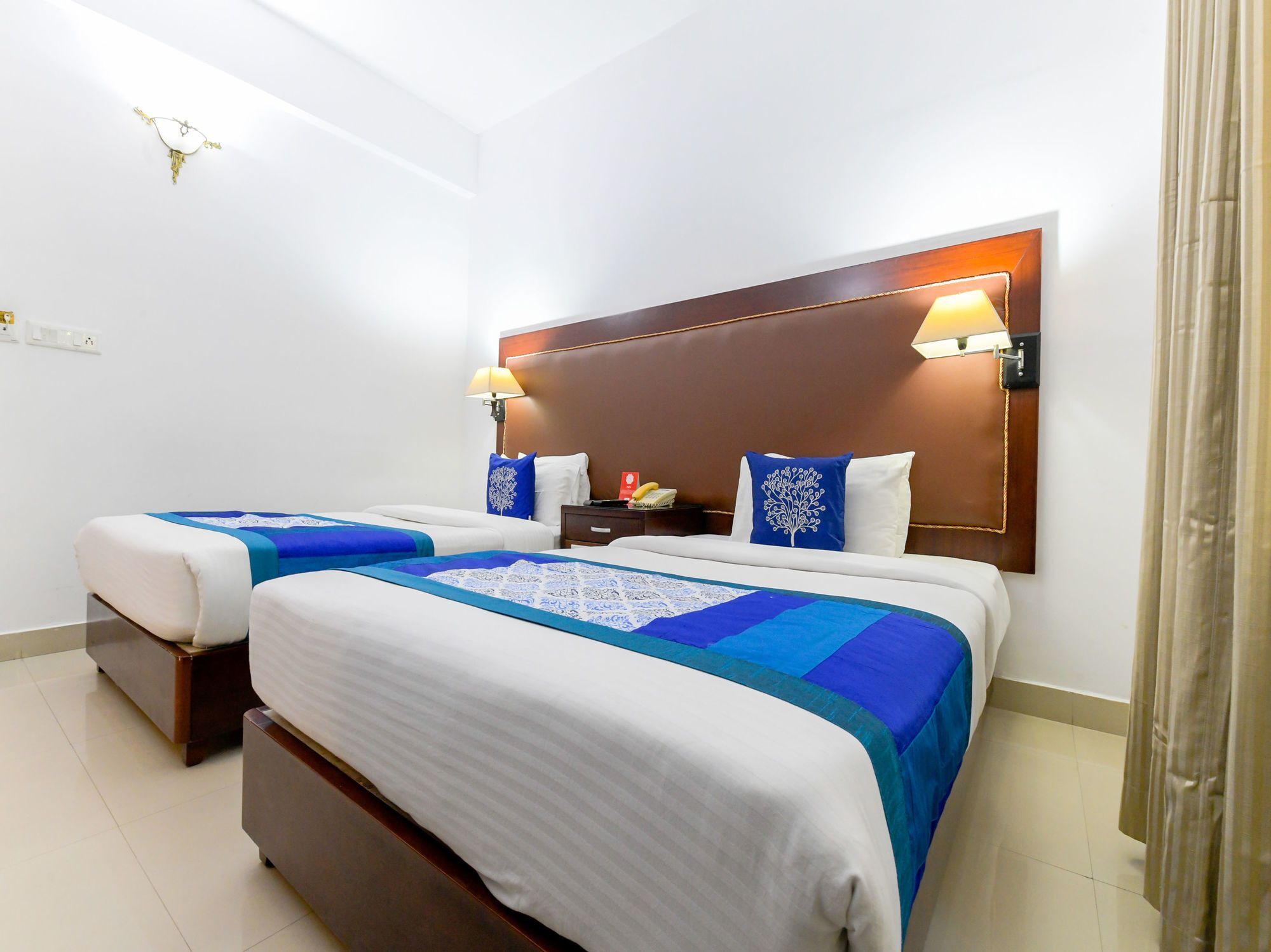ホテル Oyo 7188 Ajantha Regency Kochi エクステリア 写真