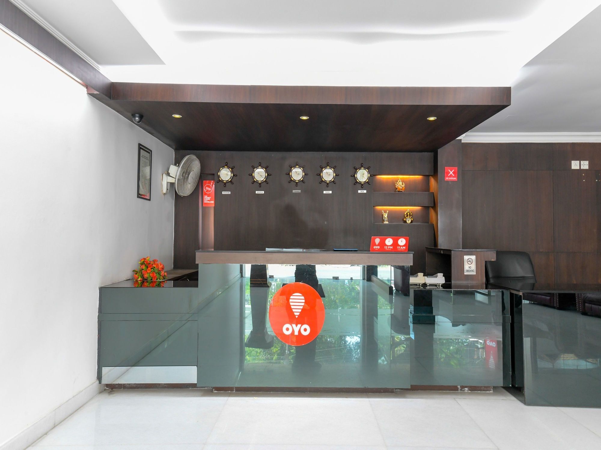 ホテル Oyo 7188 Ajantha Regency Kochi エクステリア 写真
